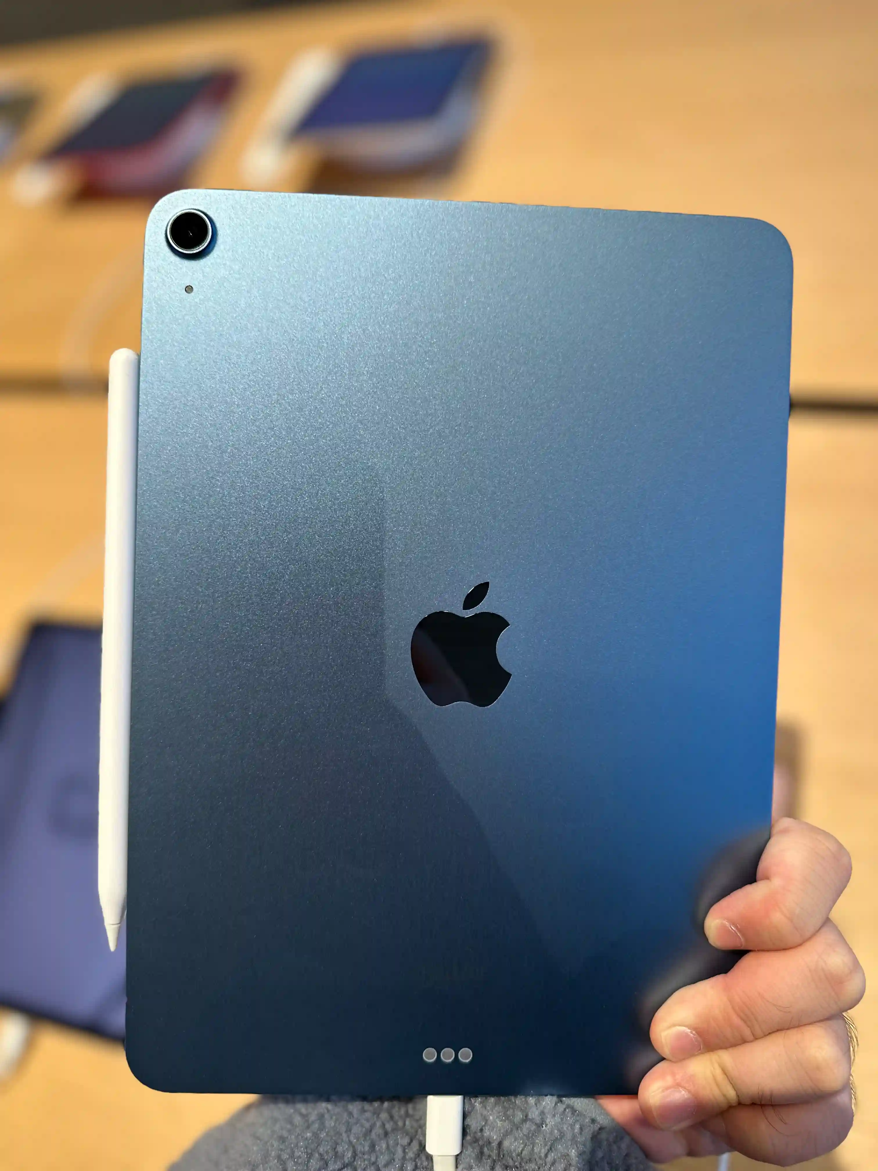 Apple Myeongdong - iPad